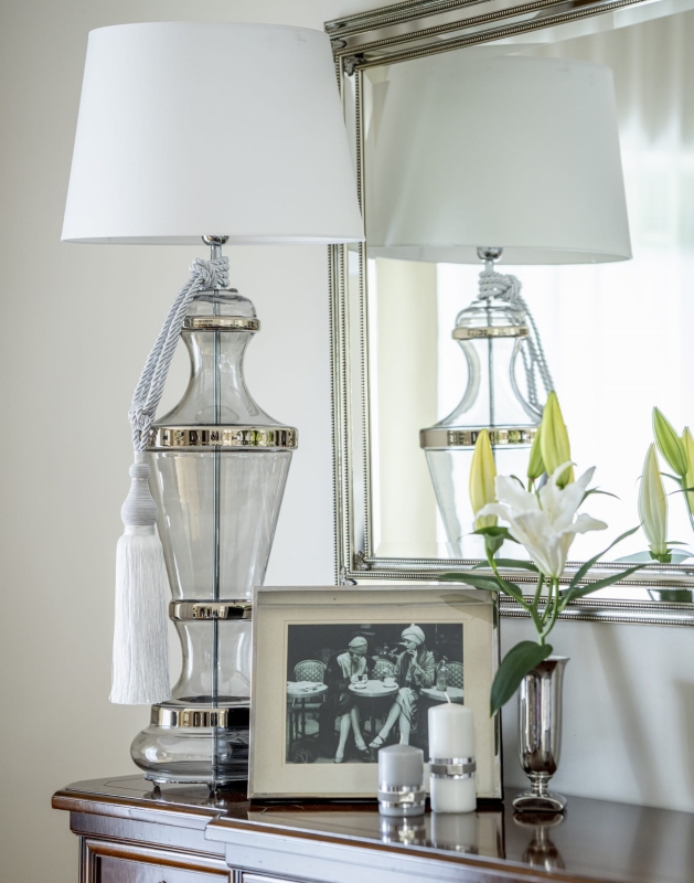 Duża złota lampa stołowa ze szkła ROMA PLATINUM.
