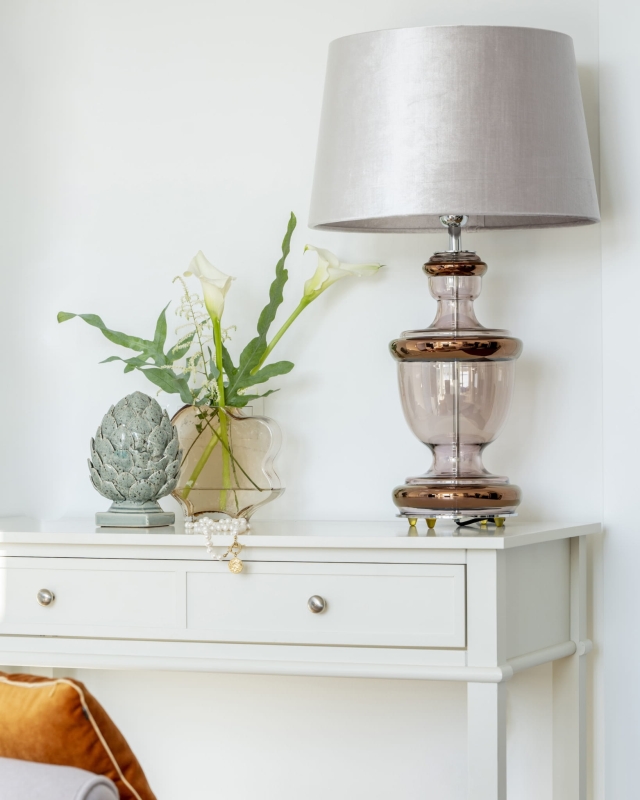 Elegancka miedziana lampa stołowa TIVOLI COPPER.