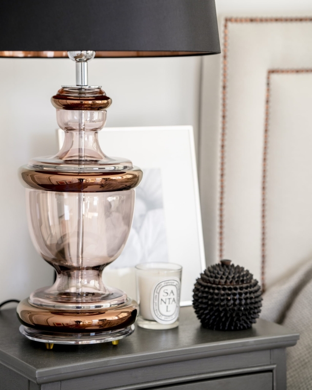 Elegancka miedziana lampa stołowa z czarno-miedzianym abażurem TIVOLI COPPER.