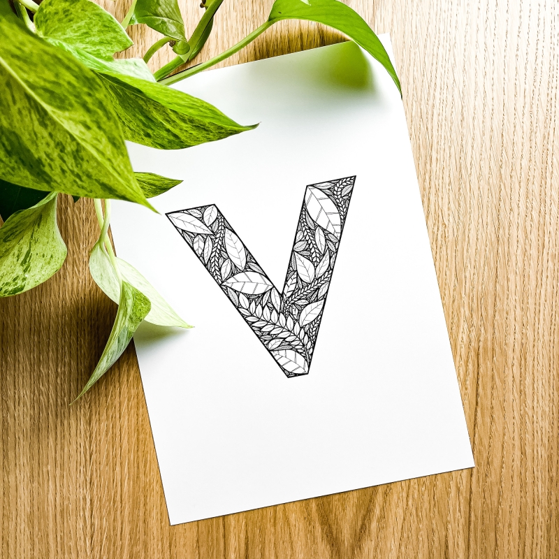 Plakat posiadający motyw roślinny z możliwością personalizacji - litera V