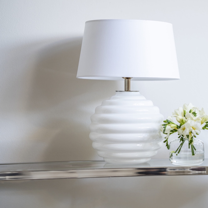 Biała lampka stojąca z białym abażurem ANTIBES WHITE.