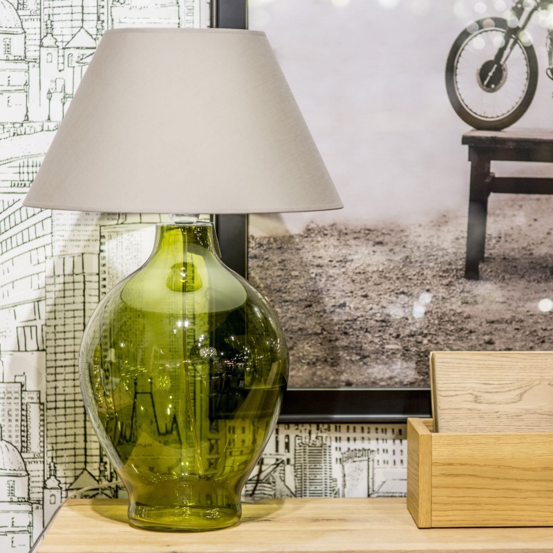 Szklana lampa stołowa w odcieniu butelkowej zieleni GENOVA.