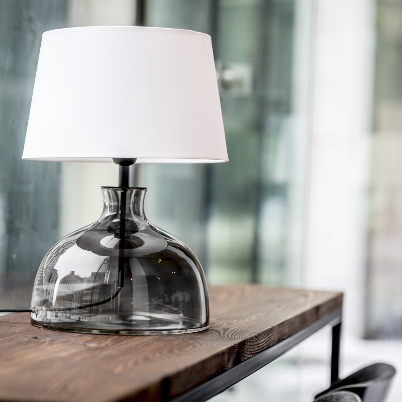 Antracytowa szklana lampa z białym abażurem HAGA.