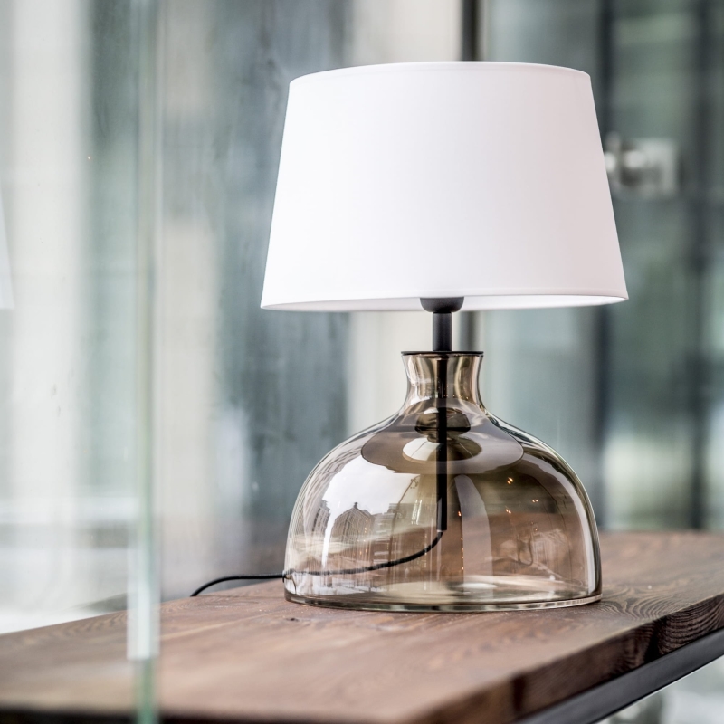 Szklana lampa taupe z białym abażurem HAGA TAUPE.