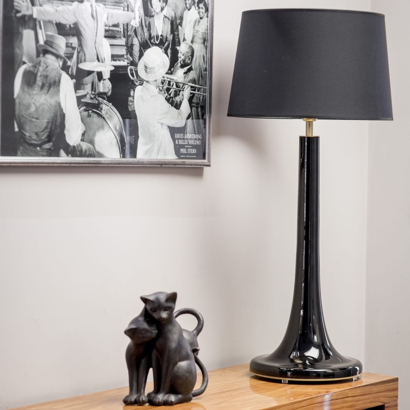 Czarna lampa stołowa ze szkła z czarno-złotym abażurem LOZANNA BLACK.