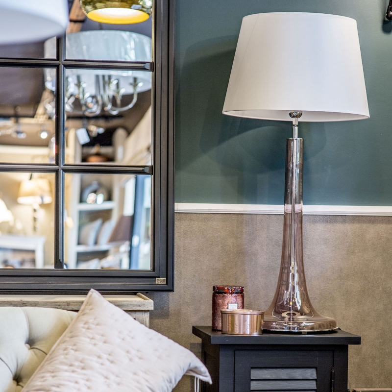 Wysoka miedziana lampa stołowa ze szkła LOZANNA TRANSPARENT COPPER.