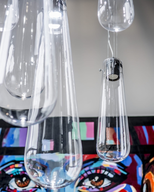 Podłużna szklana lampa wisząca ANDROMEDA M.