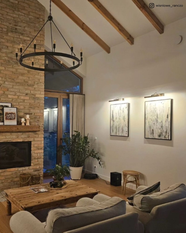 Duży, okrągły żyrandol metalowy czarny z 12 punktami świetlnymi - detal.