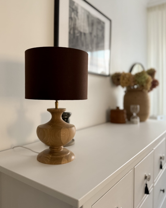 Brązowo-złoty abażur SOFIA - walec 25 cm - aranżacja