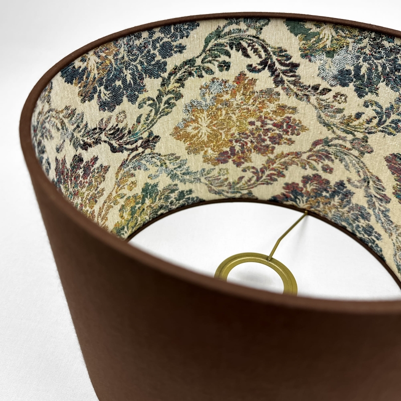 Brązowy abażur z ornamentowym wzorem wewnątrz FARMHOUSE II - walec 25 cm - detal