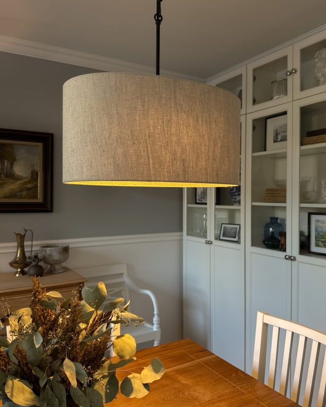 Lampa wisząca na łańcuchu z lnianym abażurem SILIA BLACK III len - aranżacja