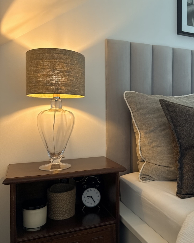 Lniany abażur do lampki nocnej walec 25 cm ILIA - aranżacja