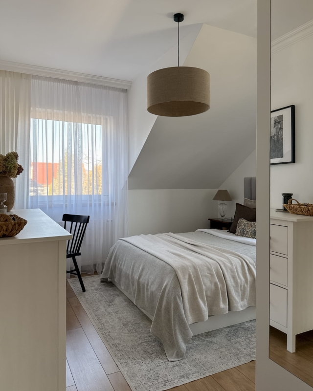 Lniana lampa wisząca z abażurem ILIA II - aranżacja