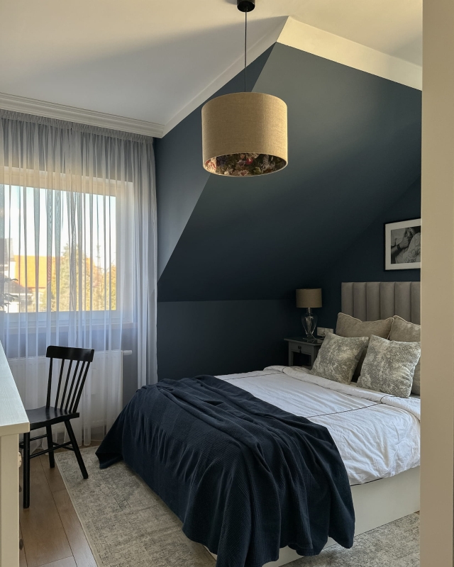 Lniana lampa wisząca w kwiaty wewnątrz AURA I - aranżacja