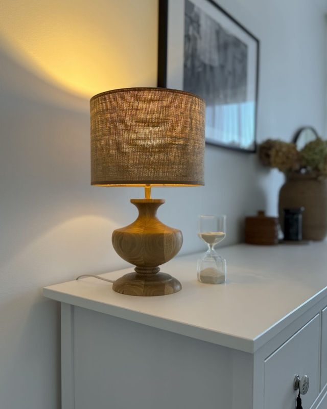 Mały jutowy abażur do lampki nocnej walec 25 cm TELA - aranżacja