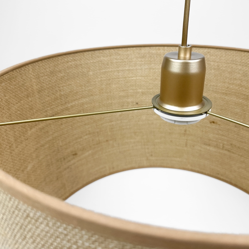Beżowa lampa jutowa ze złotym zawieszeniem TELA I - detal