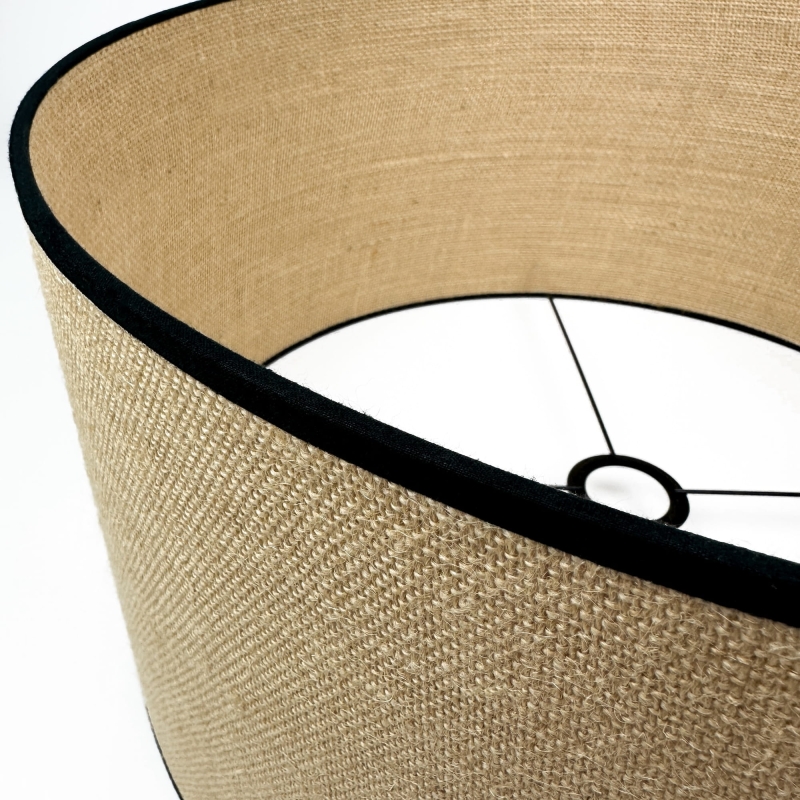 Jutowy abażur z czarną lamówką walec 50 cm TELA BLACK - detal