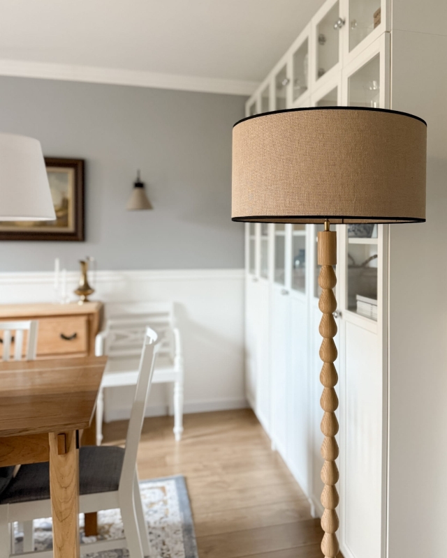 Jutowy abażur z czarną lamówką walec 50 cm TELA BLACK - aranżacja