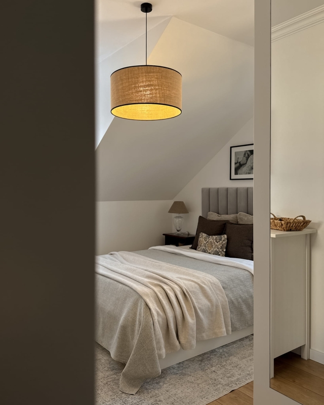 Jutowa lampa wisząca z czarnym zawieszeniem TELA BLACK II - aranżacja