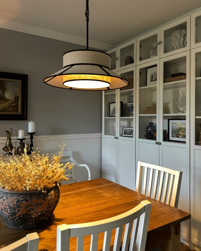 Lniana lampa wisząca na łańcuchu ONVI I len - aranżacja